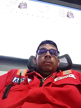 Snapshot of El-reyleon chatting on 03.25.26 El-reyleon online show from 03.25.26