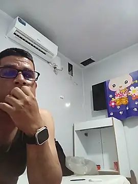 Snapshot of El-reyleon chatting on 05.28.26 El-reyleon online show from 05.28.26