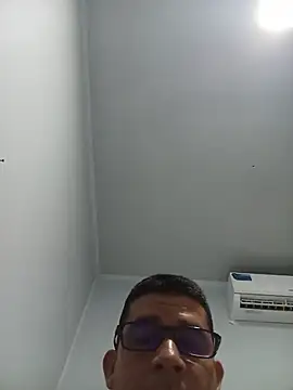 Snapshot of El-reyleon chatting on 05.30.26 El-reyleon online show from 05.30.26