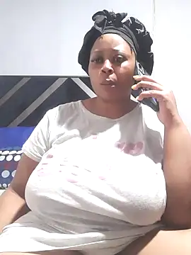 Snapshot of Sexy-queen99xx chatting on 09.17.25 Sexy-queen99xx online show from 09.17.25