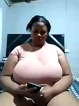 Snapshot of Sexy-queen99xx chatting on 10.08.25 Sexy-queen99xx online show from 10.08.25