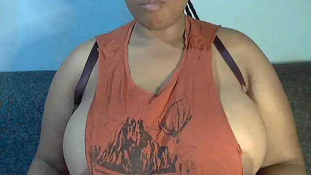 Snapshot of Sexy-queen99xx chatting on 10.15.25 Sexy-queen99xx online show from 10.15.25