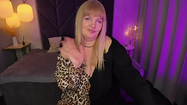 NicoleKind online show from 02.28.25