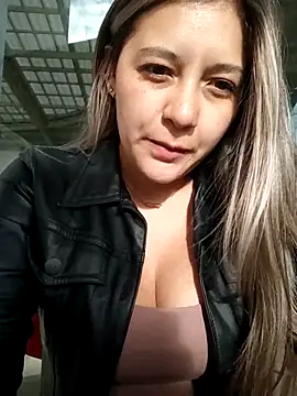 Snapshot of alana_69 chatting on 04.20.26 alana 69 online show from 04.20.26