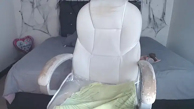 selena yourmilf online show from 10.14.25