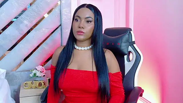 Snapshot of Sara_Boom chatting on 12.05.25 Sara Boom online show from 12.05.25