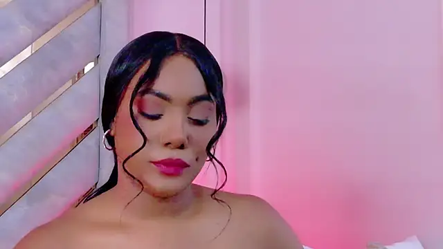 Snapshot of Sara_Boom chatting on 12.18.25 Sara Boom online show from 12.18.25