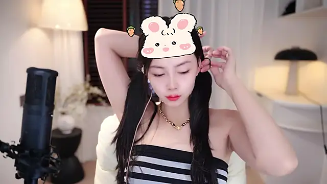 Ocean--Lili online show from 10.11.25