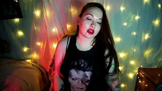 Victoria Marks online show from 03.21.25