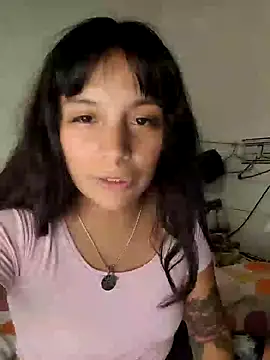 Snapshot of ZaraHoney chatting on 01.07.25 ZaraHoney online show from 01.07.25