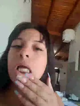 Snapshot of ZaraHoney chatting on 01.23.25 ZaraHoney online show from 01.23.25