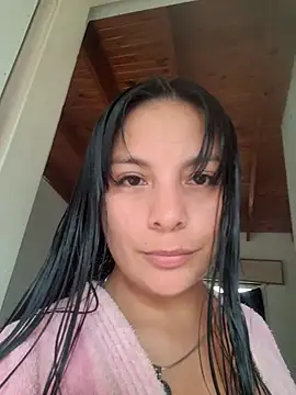 Snapshot of ZaraHoney chatting on 03.01.25 ZaraHoney online show from 03.01.25