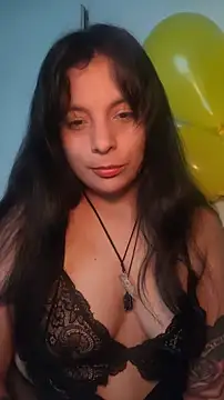 Snapshot of ZaraHoney chatting on 09.27.25 ZaraHoney online show from 09.27.25