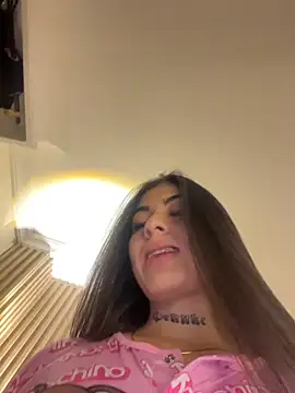 Sarasanders 4 online show from 10.24.25