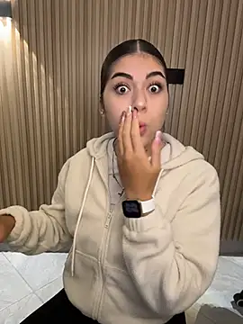 Sarasanders 4 online show from 11.14.25