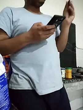 Snapshot of thebrownboi01 chatting on 04.06.26 thebrownboi01 online show from 04.06.26