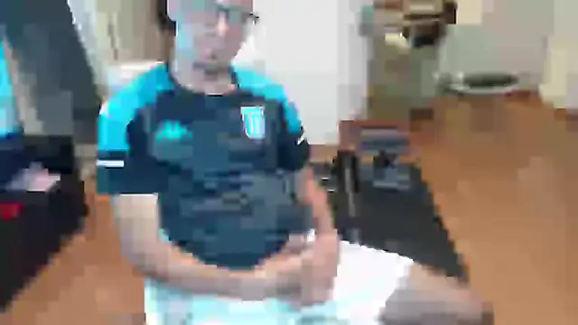 Snapshot of guachin_hunk chatting on 10.22.25 guachin hunk online show from 10.22.25