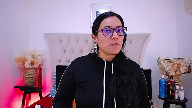 MIchelMomet online show from 01.04.25