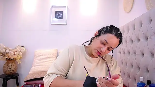 MIchelMomet online show from 01.30.25