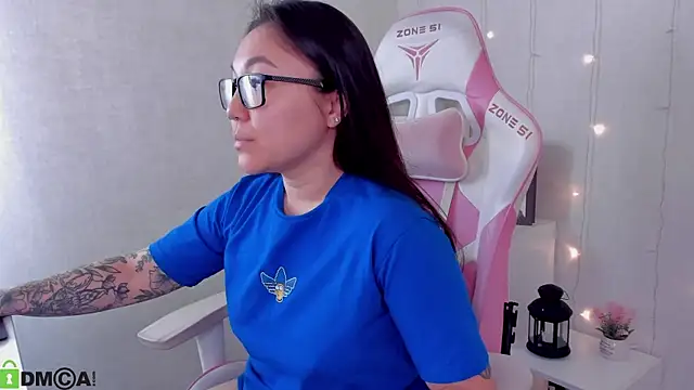 Snapshot of gentle_muse chatting on 02.19.26 gentle muse online show from 02.19.26