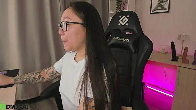 Snapshot of gentle_muse chatting on 02.25.26 gentle muse online show from 02.25.26