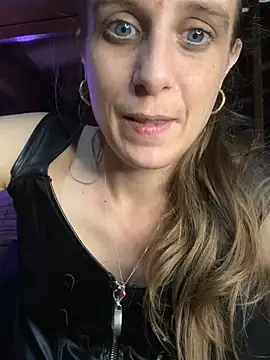 Snapshot of LadyChantale chatting on 01.21.25 LadyChantale online show from 01.21.25