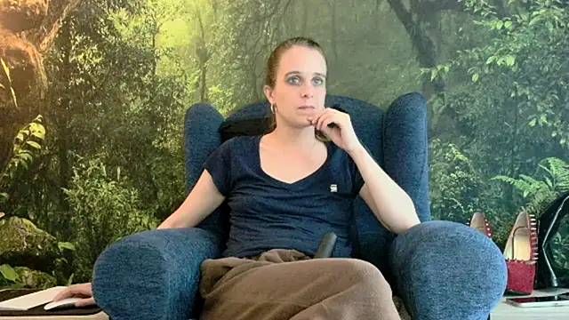 Snapshot of LadyChantale chatting on 03.20.25 LadyChantale online show from 03.20.25