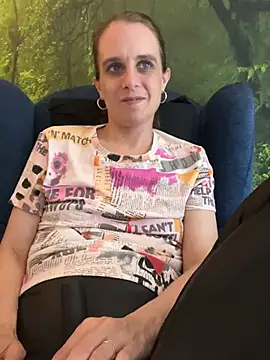 Snapshot of LadyChantale chatting on 03.22.25 LadyChantale online show from 03.22.25