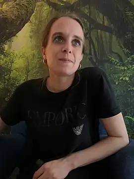 Snapshot of LadyChantale chatting on 03.23.25 LadyChantale online show from 03.23.25