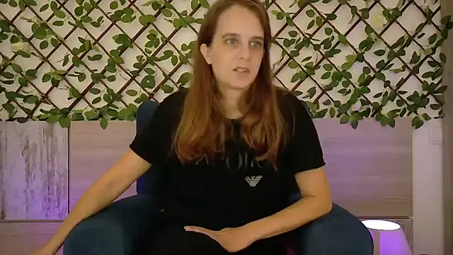 Snapshot of LadyChantale chatting on 10.24.25 LadyChantale online show from 10.24.25