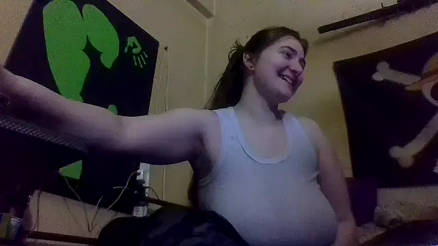 Snapshot of Snowbunnycake_131 chatting on 12.31.24 Snowbunnycake 131 online show from 12.31.24