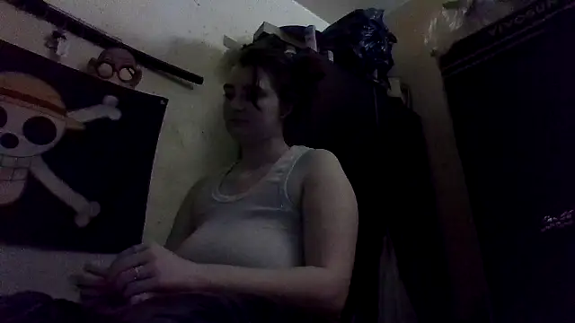 Snapshot of Snowbunnycake_131 chatting on 12.31.24 Snowbunnycake 131 online show from 12.31.24