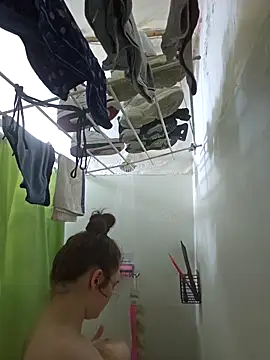 Snapshot of Snowbunnycake_131 chatting on 10.07.25 Snowbunnycake 131 online show from 10.07.25