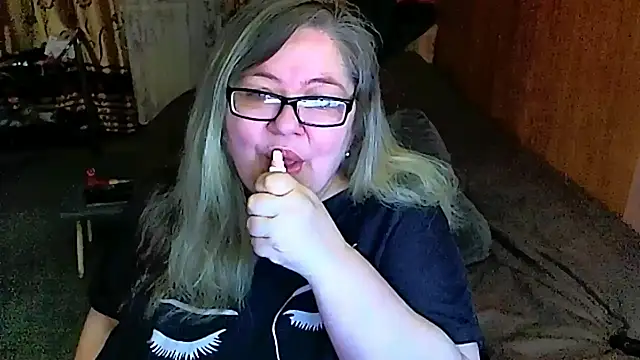 Snapshot of sex2 chatting on 02.15.25 sex2 online show from 02.15.25