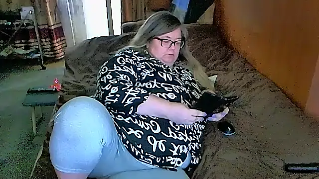 Snapshot of sex2 chatting on 03.17.25 sex2 online show from 03.17.25