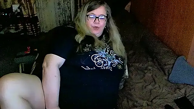 Snapshot of sex2 chatting on 03.22.25 sex2 online show from 03.22.25