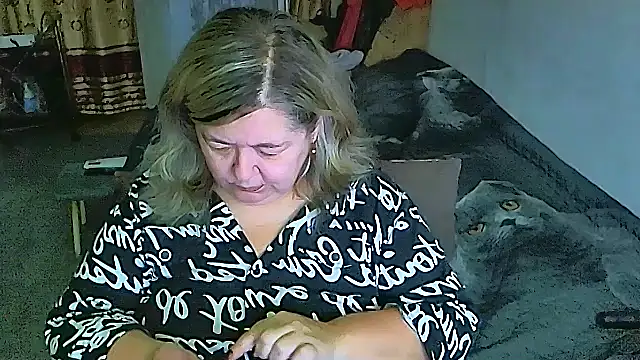 Snapshot of sex2 chatting on 09.21.25 sex2 online show from 09.21.25