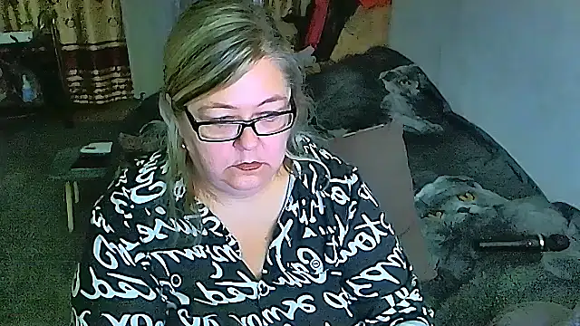 Snapshot of sex2 chatting on 09.22.25 sex2 online show from 09.22.25