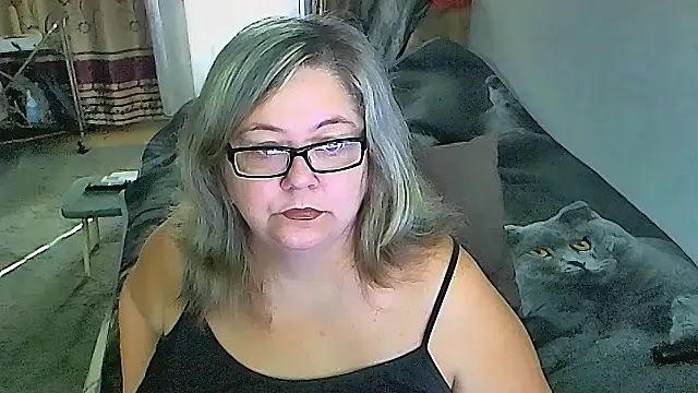 Snapshot of sex2 chatting on 09.24.25 sex2 online show from 09.24.25