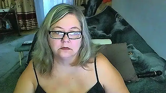 Snapshot of sex2 chatting on 09.24.25 sex2 online show from 09.24.25