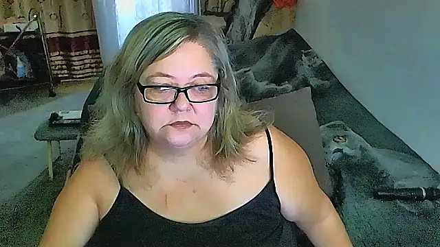 Snapshot of sex2 chatting on 09.28.25 sex2 online show from 09.28.25