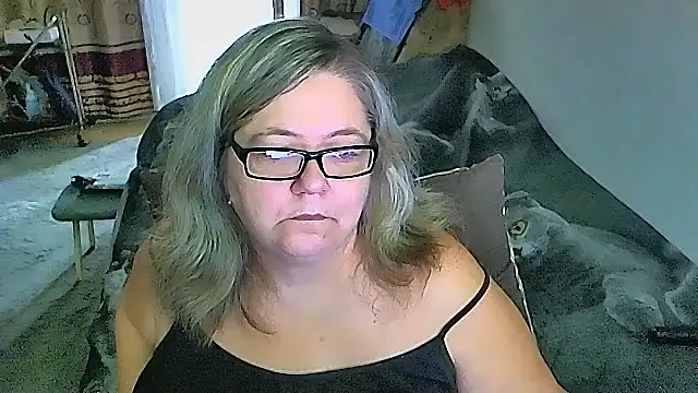 Snapshot of sex2 chatting on 10.04.25 sex2 online show from 10.04.25