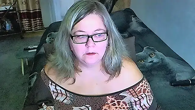 Snapshot of sex2 chatting on 10.17.25 sex2 online show from 10.17.25