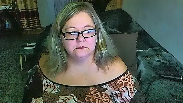 Snapshot of sex2 chatting on 10.17.25 sex2 online show from 10.17.25