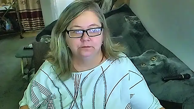 Snapshot of sex2 chatting on 10.20.25 sex2 online show from 10.20.25