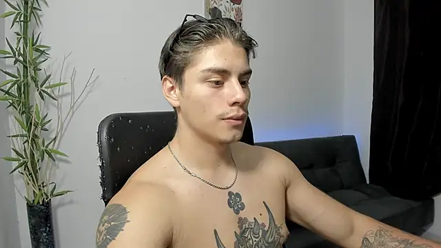 Giordano Russo online show from 12.19.24