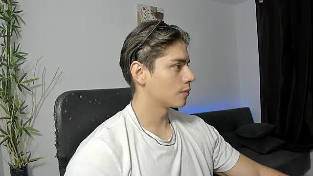 Giordano Russo online show from 12.24.24