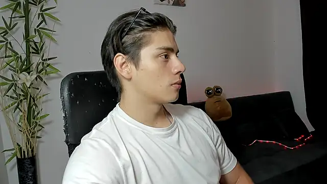 Giordano Russo online show from 01.12.25