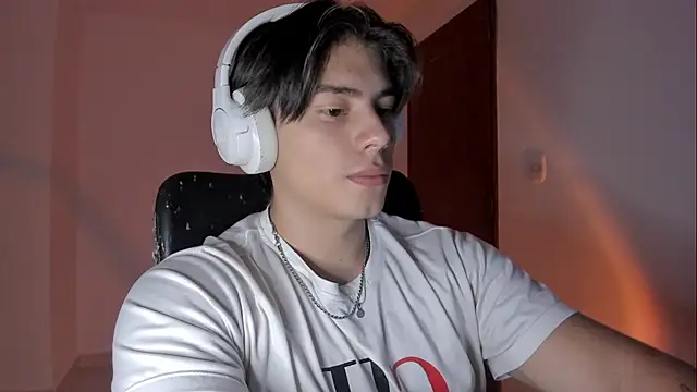 Giordano Russo online show from 11.14.25