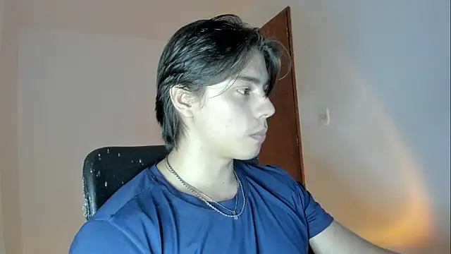 Snapshot of Giordano_Russo chatting on 12.22.25 Giordano Russo online show from 12.22.25